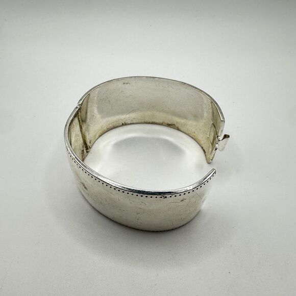 Pre-owned MONET heavy silver-toned metal clamp bracelet! - Picture 8 of 12